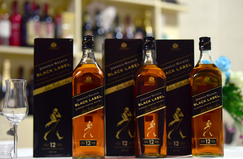 威士忌 JOHNNIE WALKER BLACK LABEL