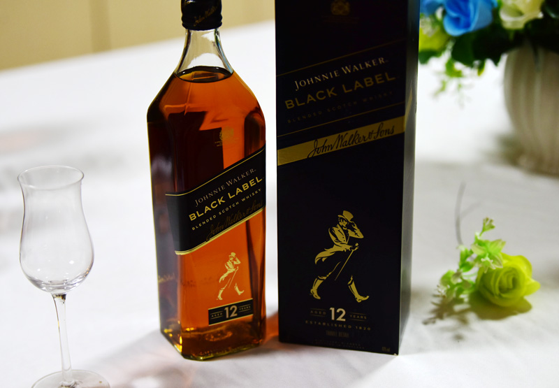 威士忌 JOHNNIE WALKER BLACK LABEL